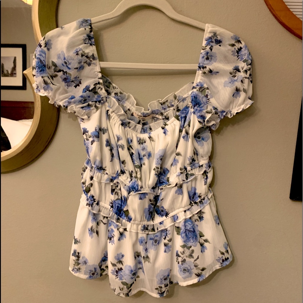 Flowered top, mesh